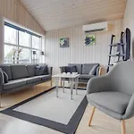 Evin - 800m From The Sea By Interhome *