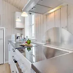Evin - 800m From The Sea By Interhome Bøtø By
