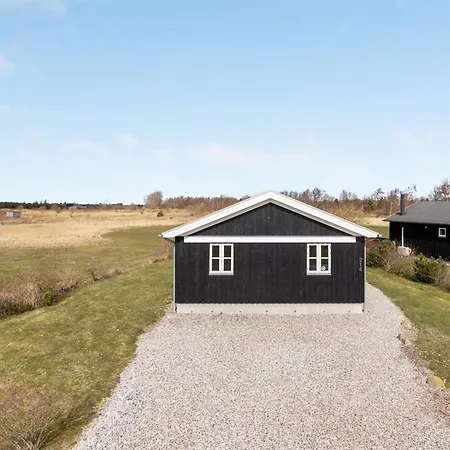 Evin - 800m From The Sea By Interhome