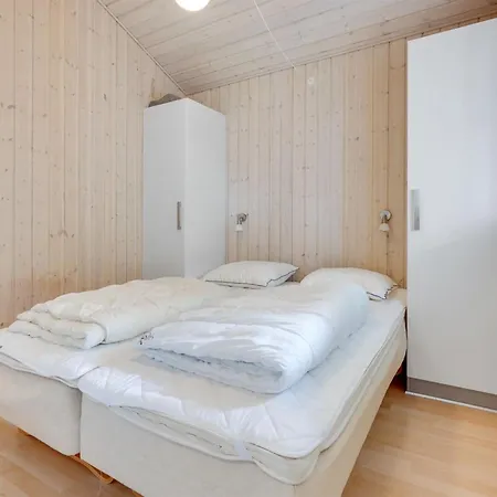 Evin - 800m From The Sea By Interhome Bøtø By