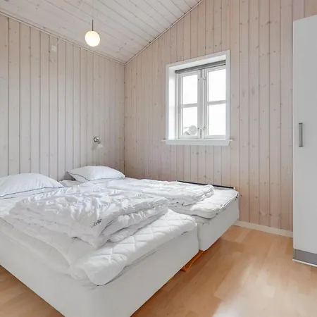 Evin - 800m From The Sea By Interhome *