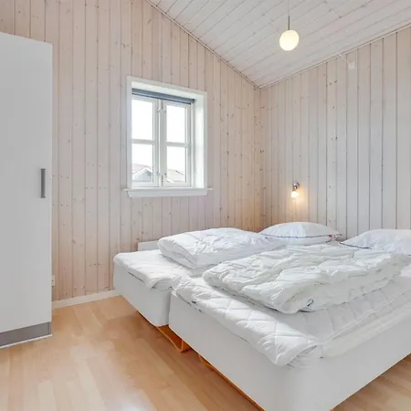 Evin - 800m From The Sea By Interhome Feriehus Bøtø By