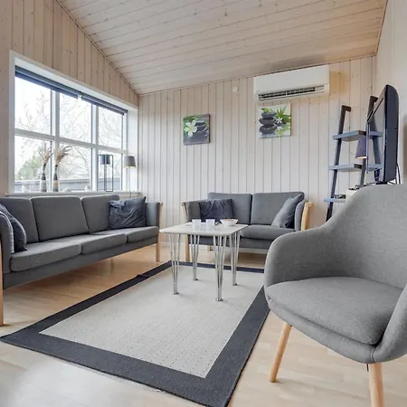 Evin - 800m From The Sea By Interhome *
