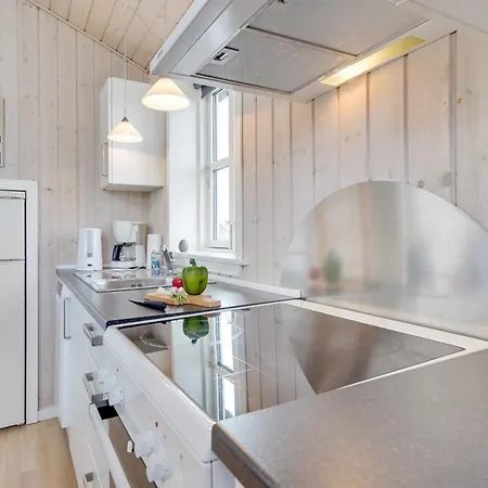 Evin - 800m From The Sea By Interhome Bøtø By