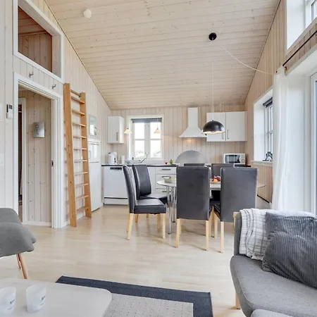 Evin - 800m From The Sea By Interhome *